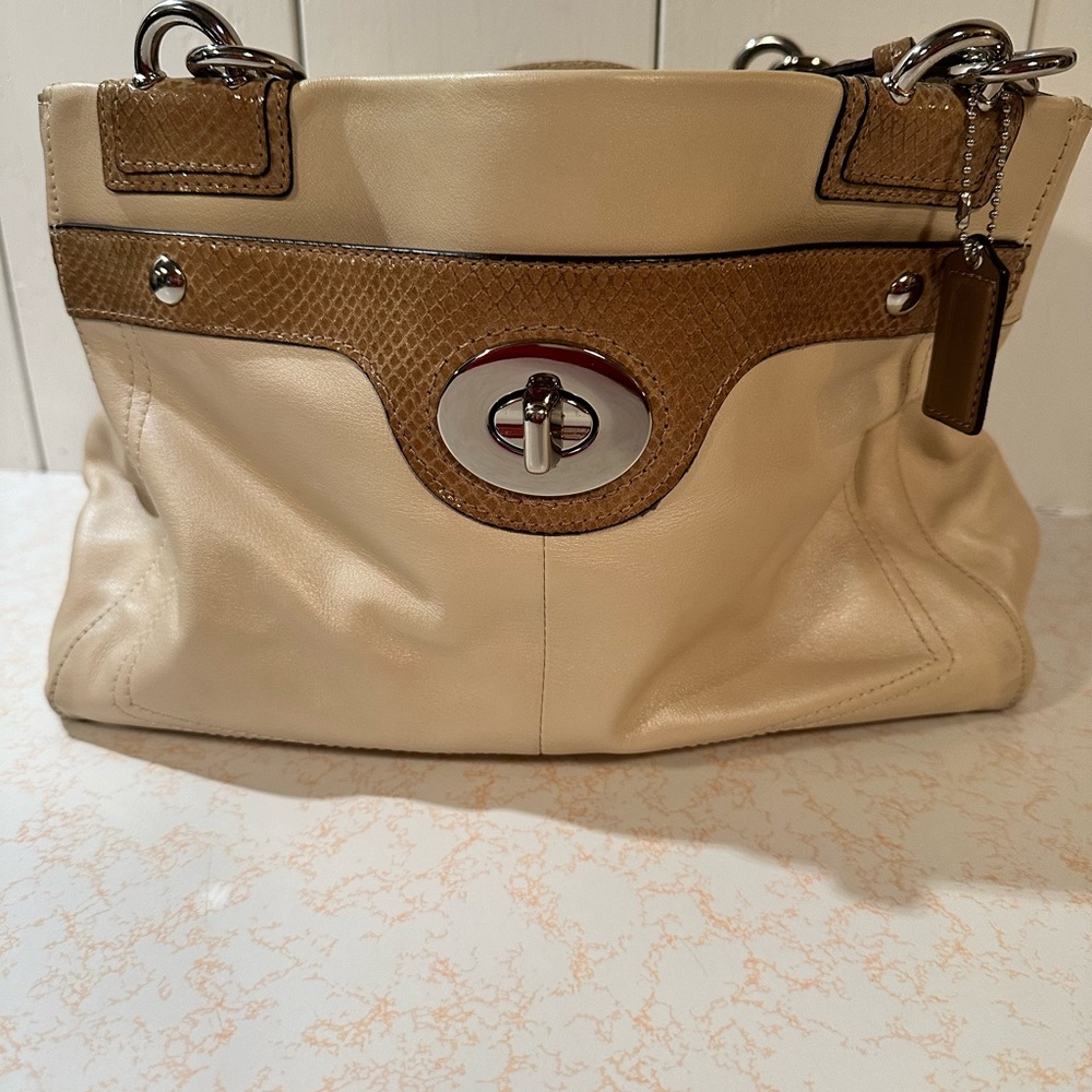 Coach Penelope shoulder bag (beige/tan)